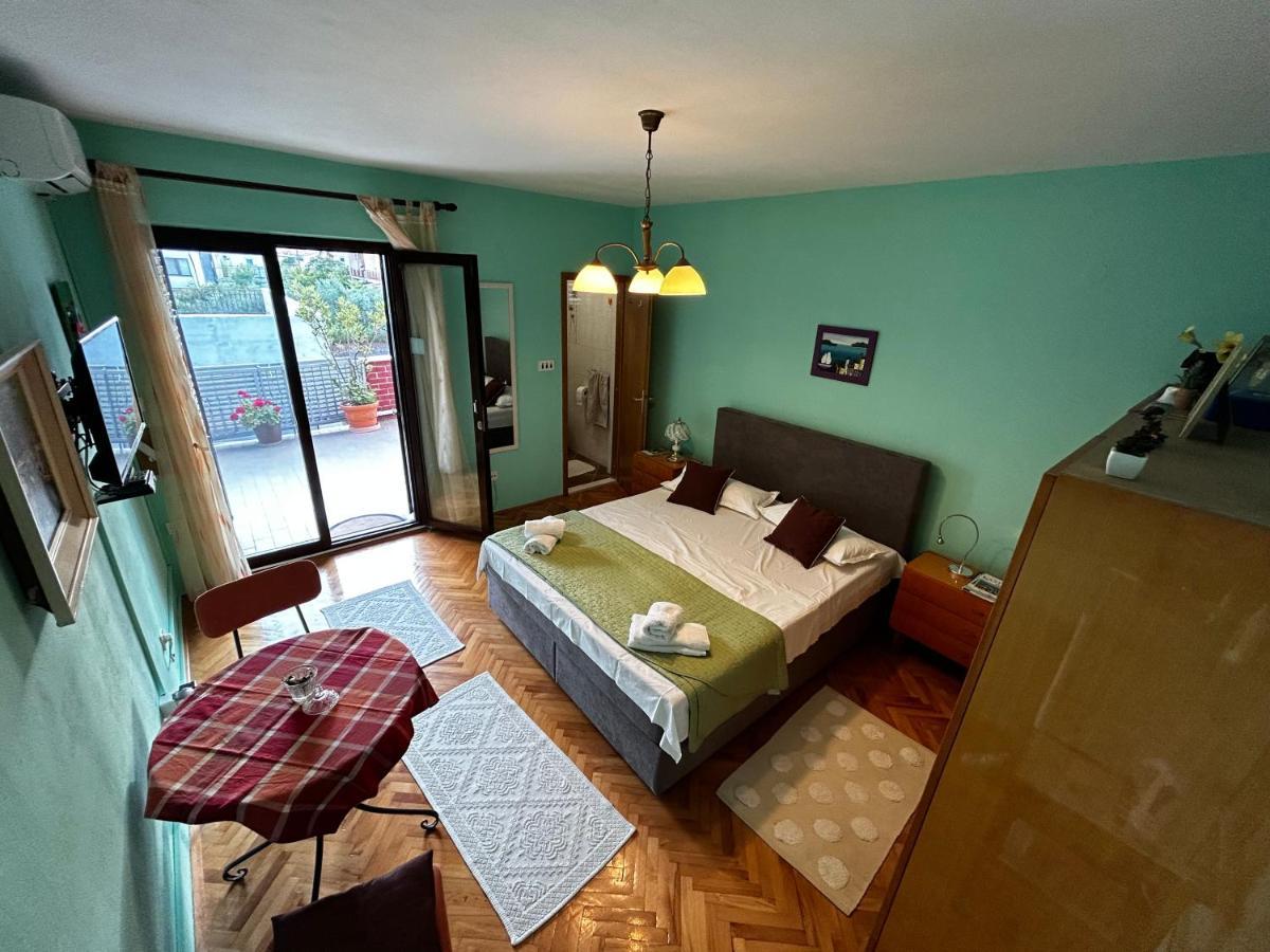 Soba Za Odmor Nika Hotel Kastela Luaran gambar