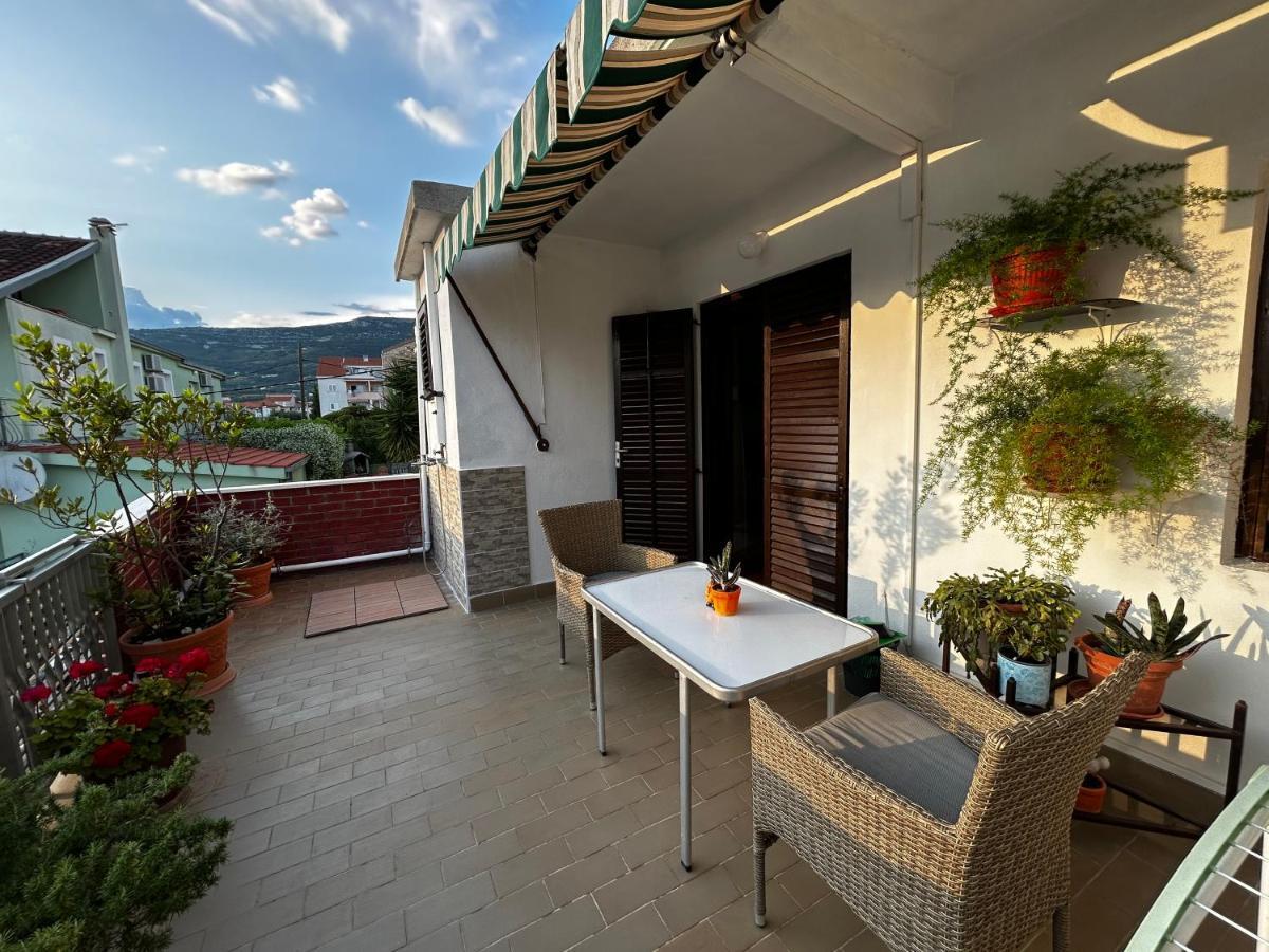 Soba Za Odmor Nika Hotel Kastela Luaran gambar
